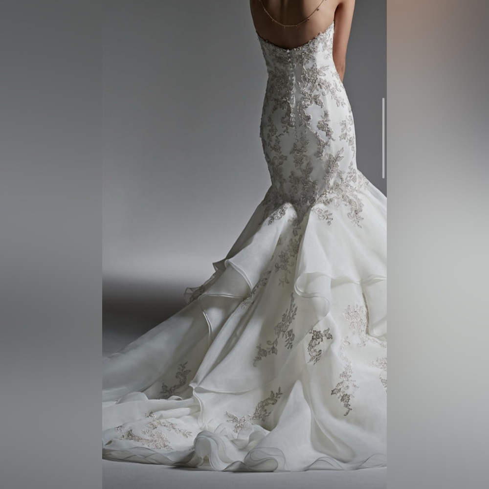 Maggie Sottero wedding gown - Picture 3 of 7